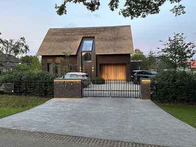 B-too architectuur & interieur
